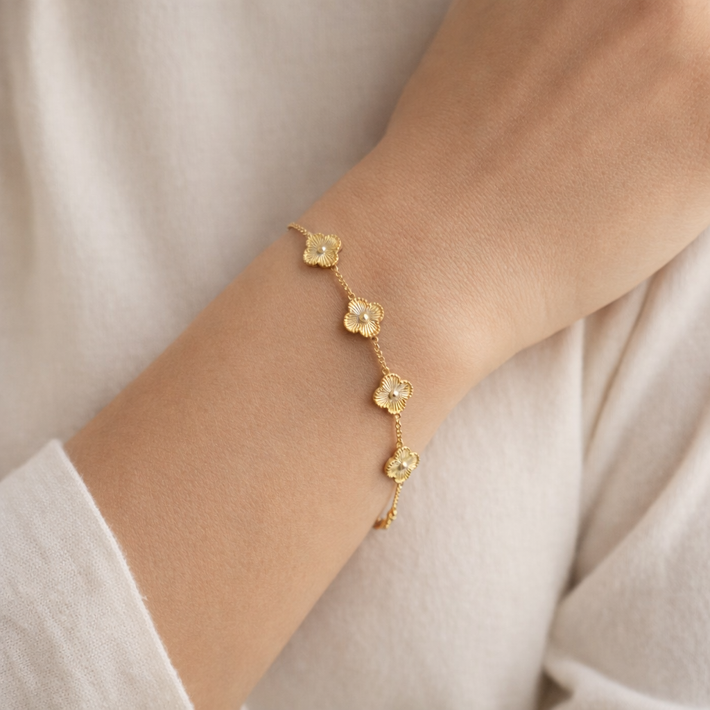 Clover Charm Chain Bracelet