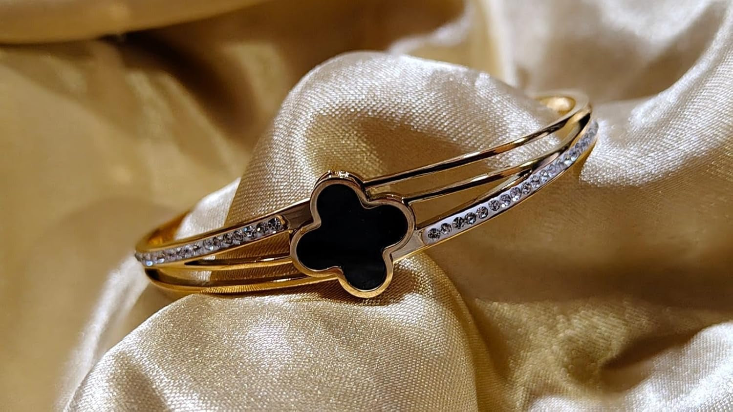 Black Clover Crystal Bracelet