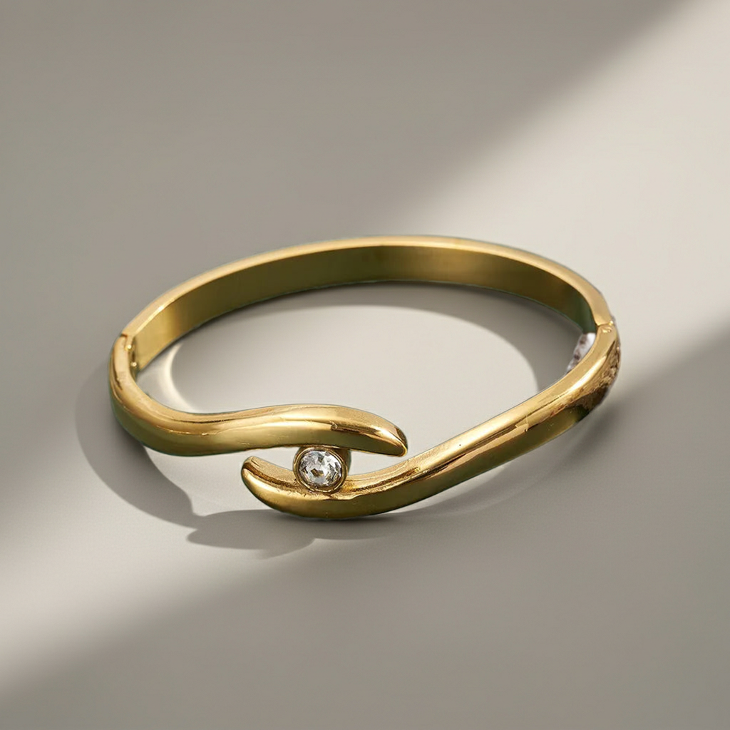 Classic Gold Knot Bracelet