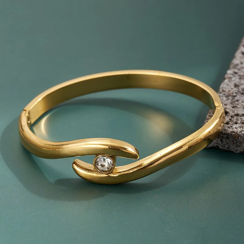 Classic Gold Knot Bracelet