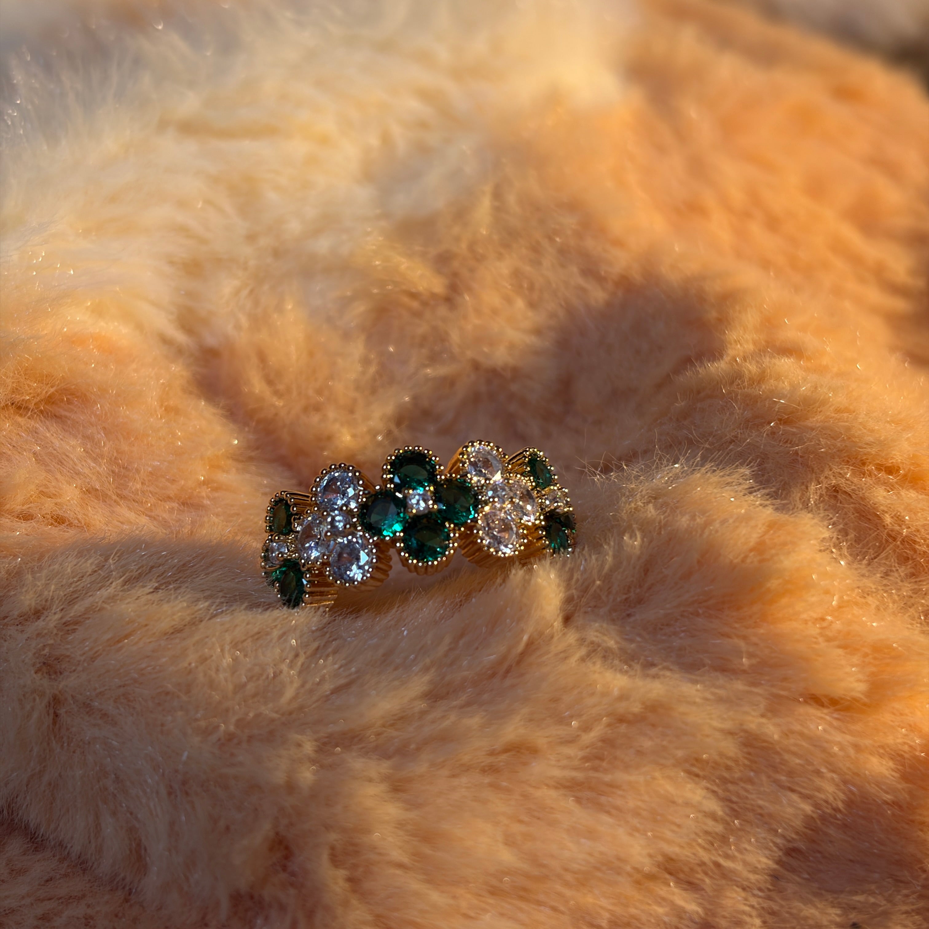 Elegant Floral Cluster Ring