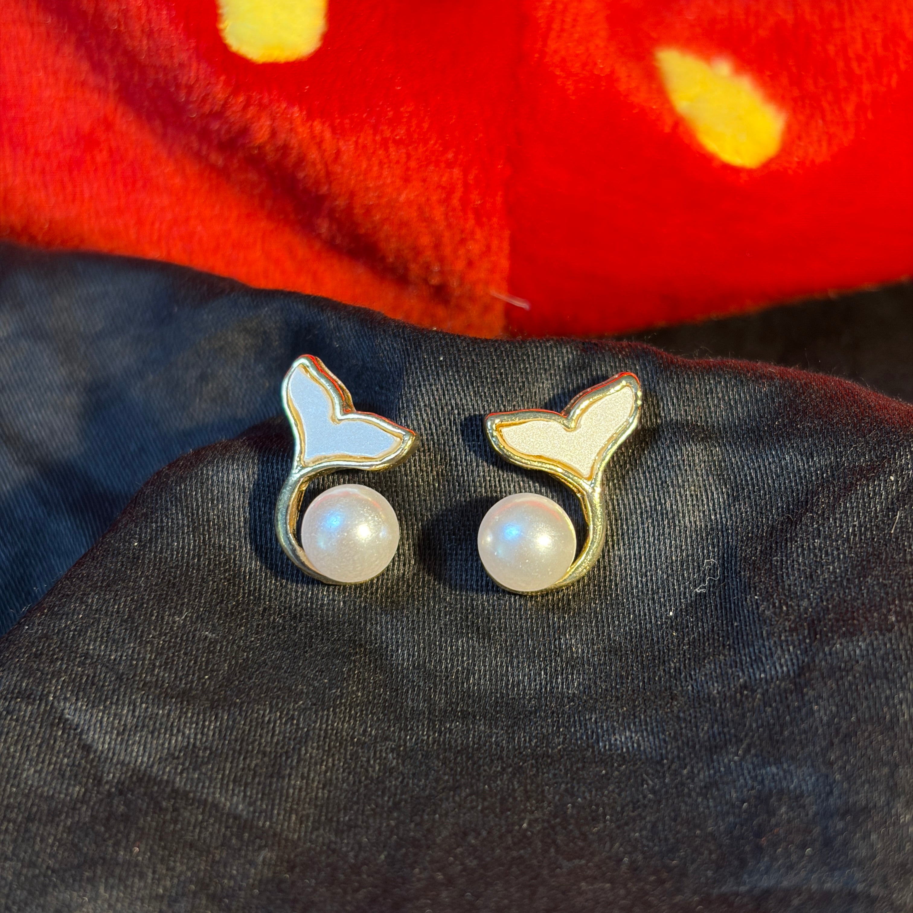 Pearl Tail Stud Earrings