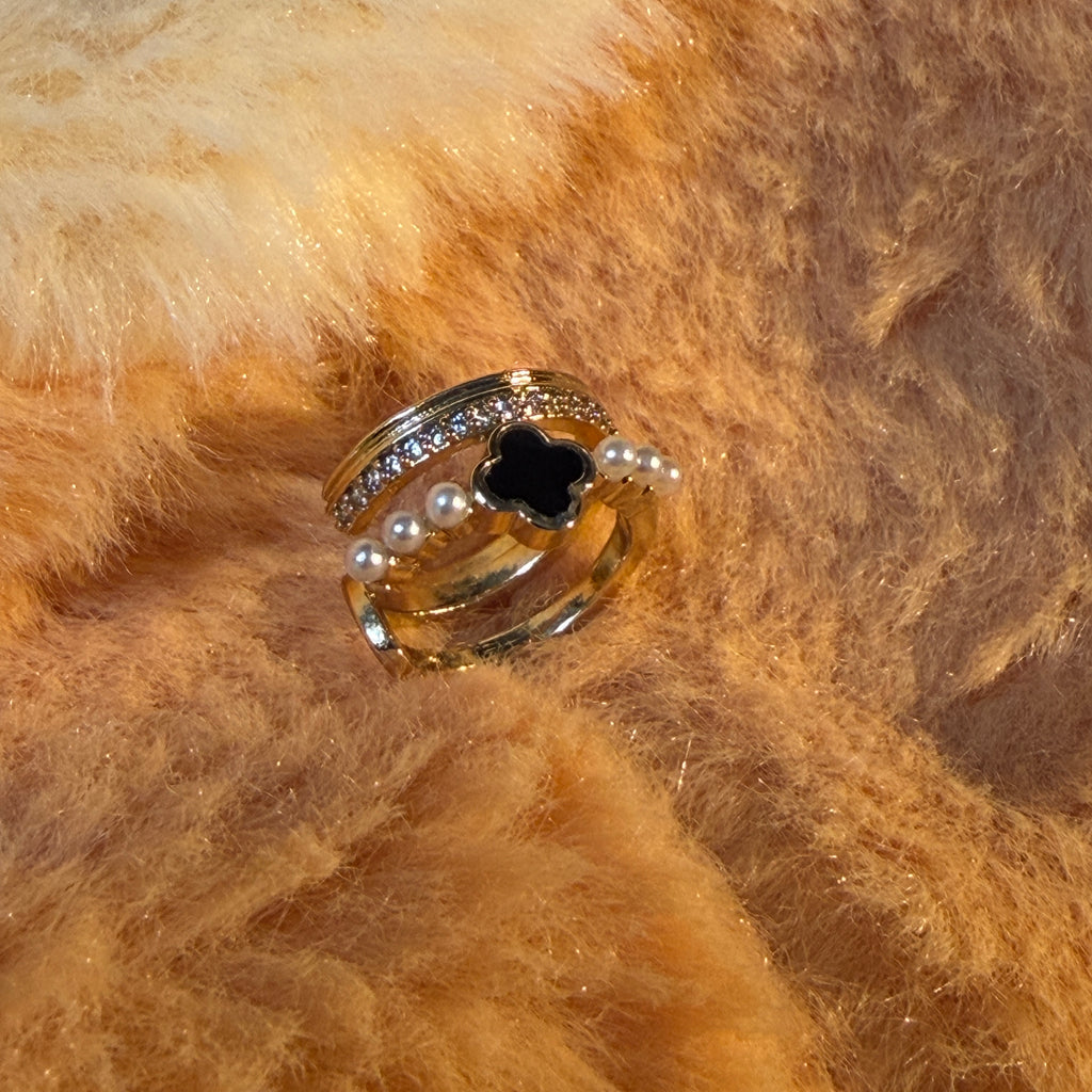 Pearl Clover Layered Earcuff